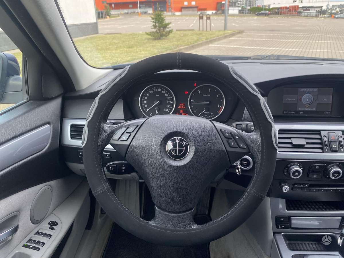 BMW 520, 2.0 l., Седан
