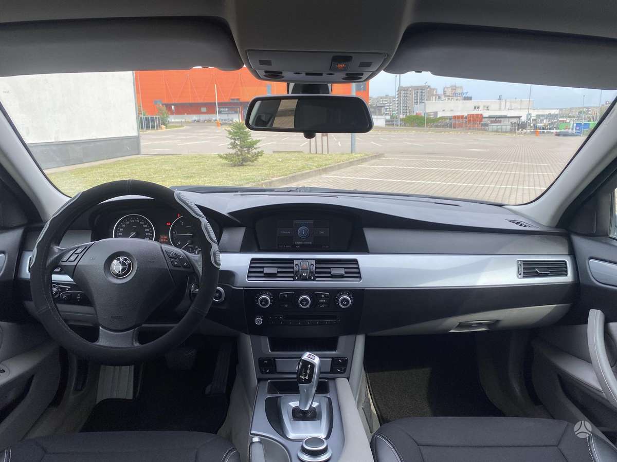 BMW 520, 2.0 l., Седан