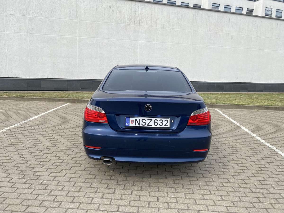 BMW 520, 2.0 l., Седан