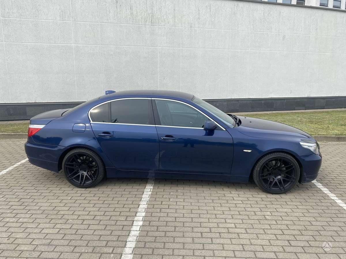 BMW 520, 2.0 l., Седан