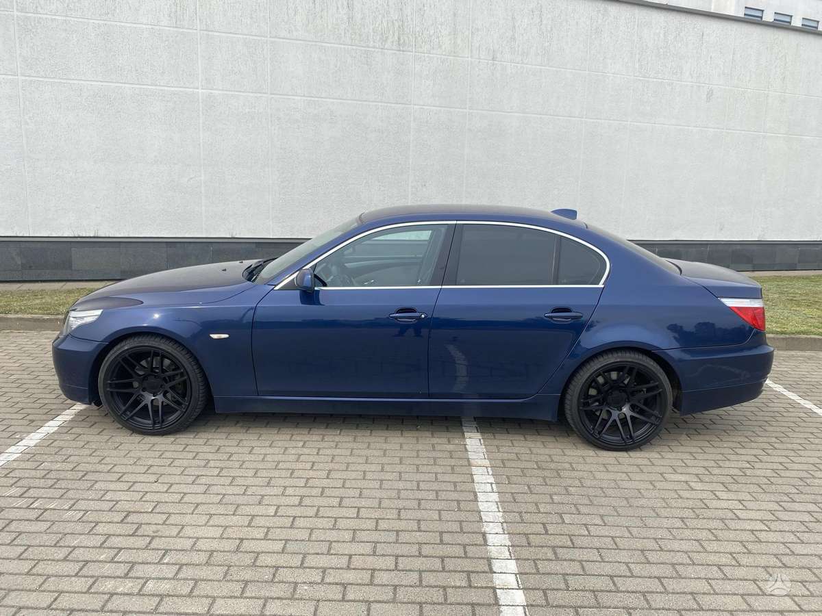 BMW 520, 2.0 l., Седан
