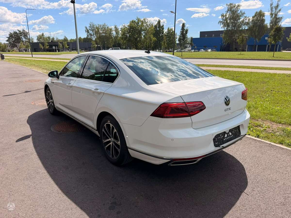 Volkswagen Passat - 6
