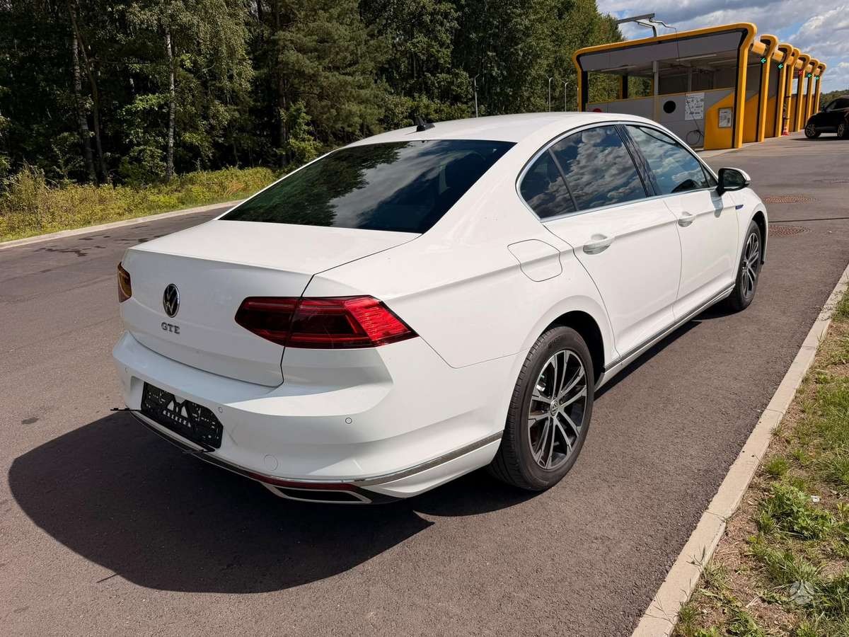 Volkswagen Passat - 7