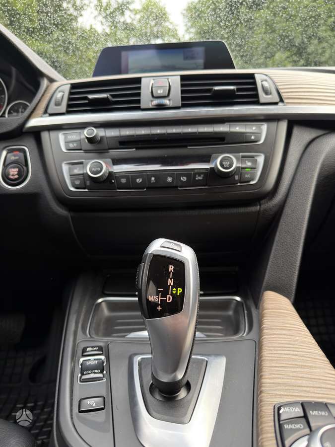 BMW 320, 2.0 l., Седан