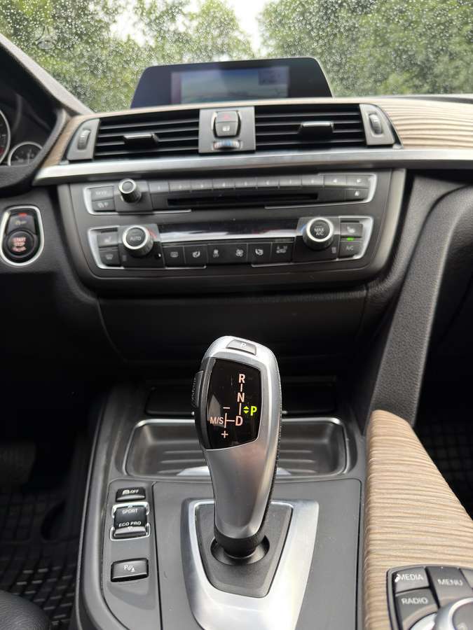 BMW 320, 2.0 l., sedanas