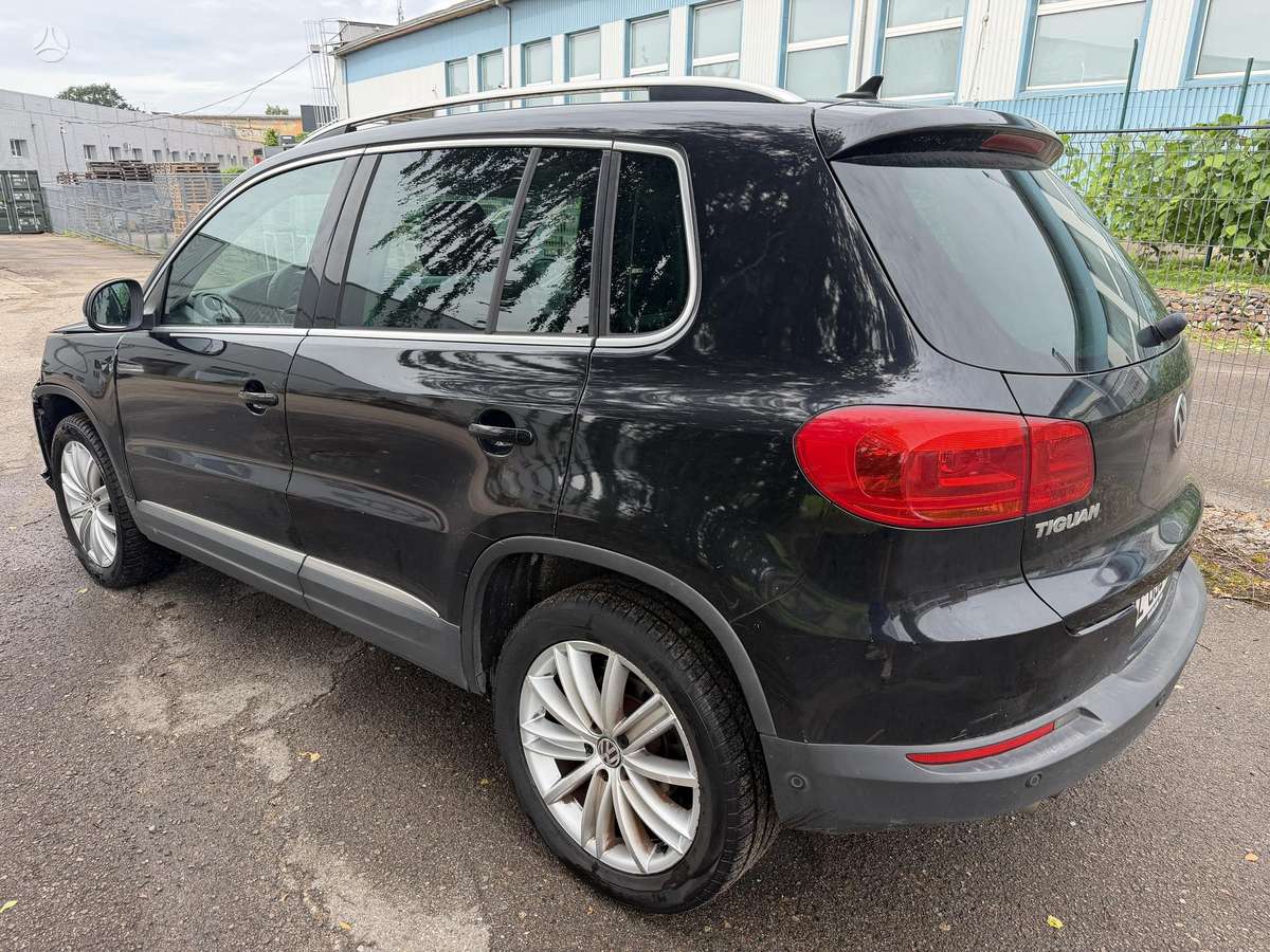 Volkswagen Tiguan - 5