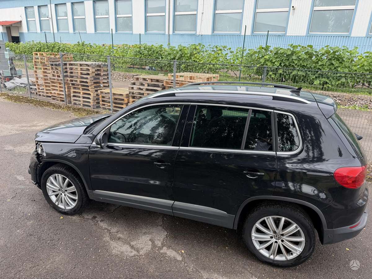 Volkswagen Tiguan - 2