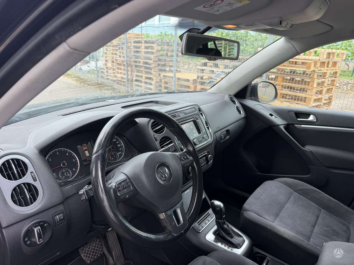 Volkswagen Tiguan - 8