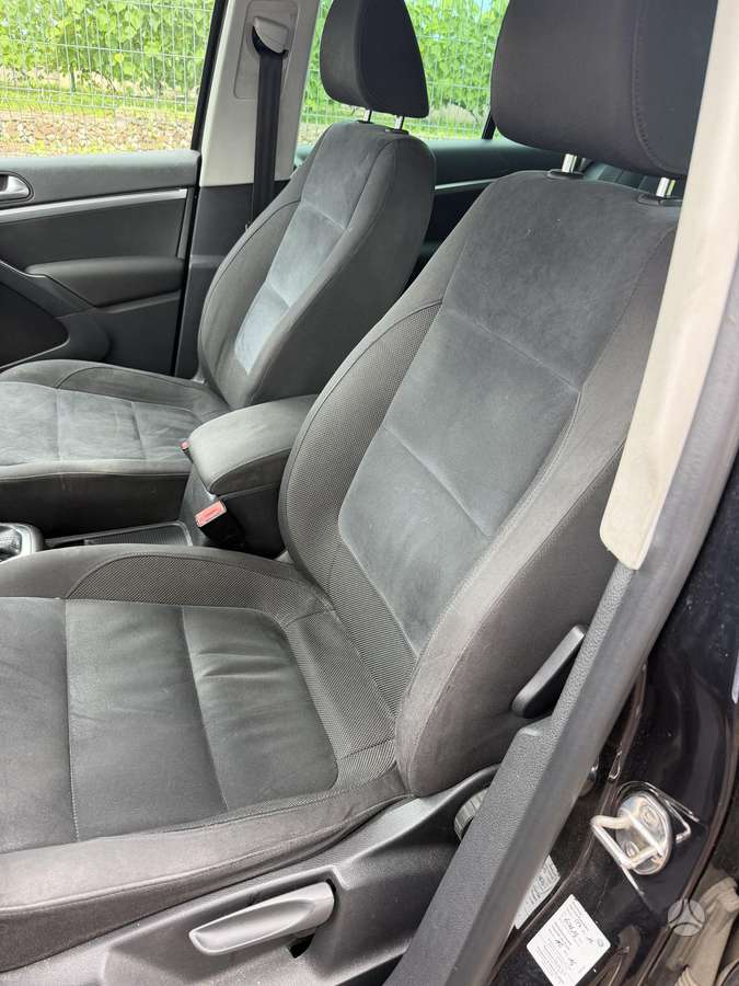 Volkswagen Tiguan - 12