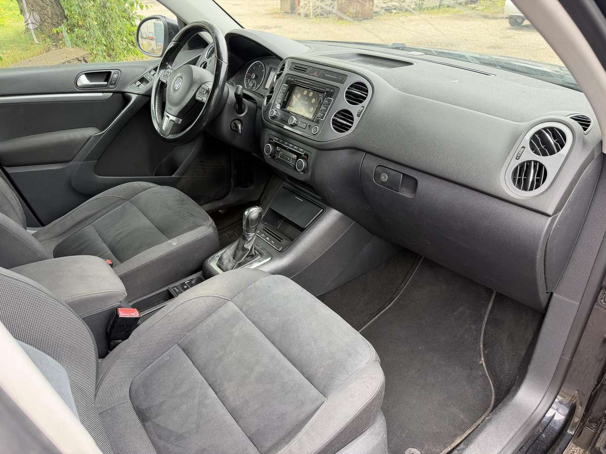 Volkswagen Tiguan - 11