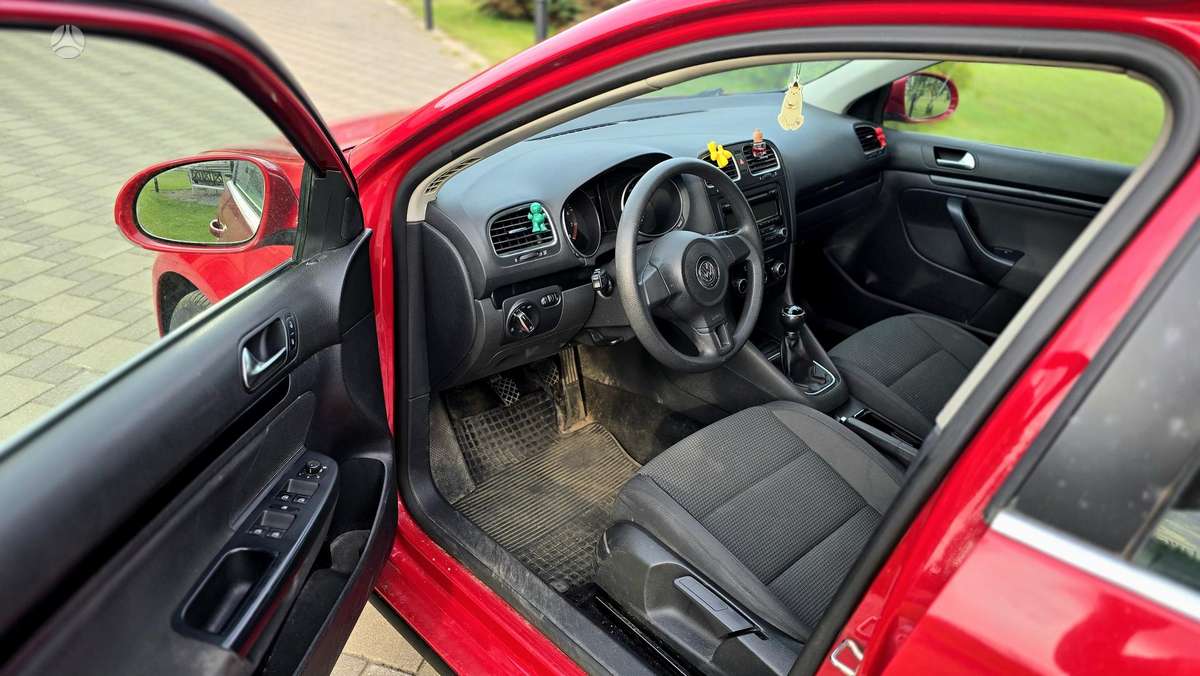 Volkswagen Golf - 6