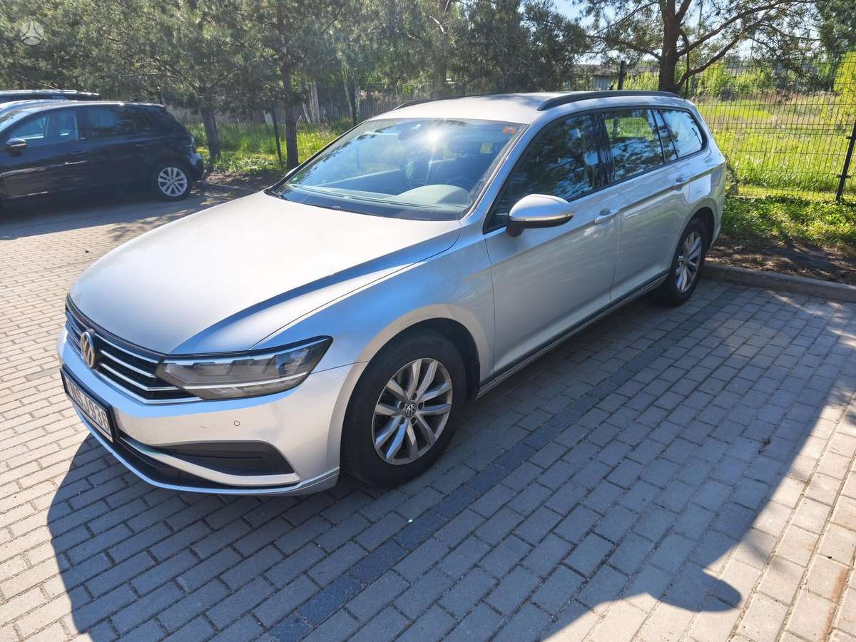 Volkswagen Passat - 1