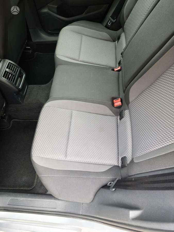 Volkswagen Passat - 8