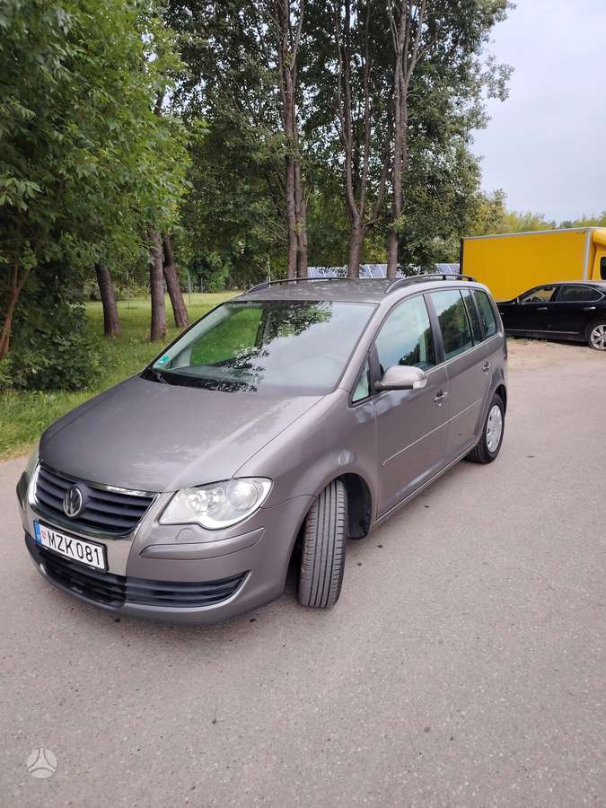 Volkswagen Touran - 2
