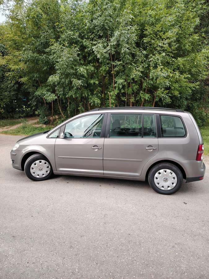 Volkswagen Touran - 3