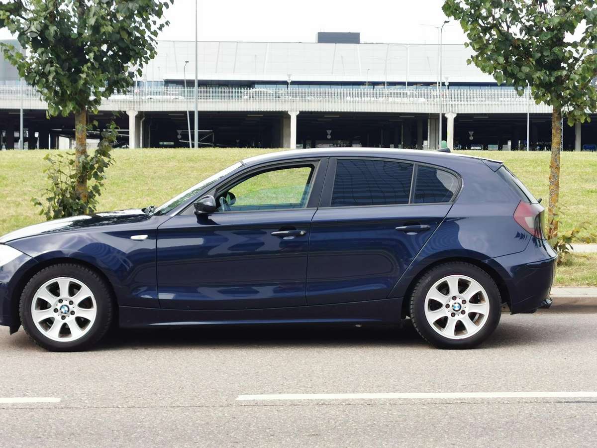 BMW 118, 2.0 l., hatchback