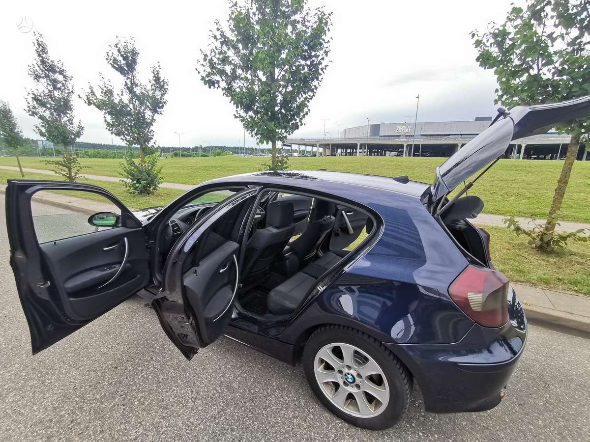 BMW 118, 2.0 l., hatchback