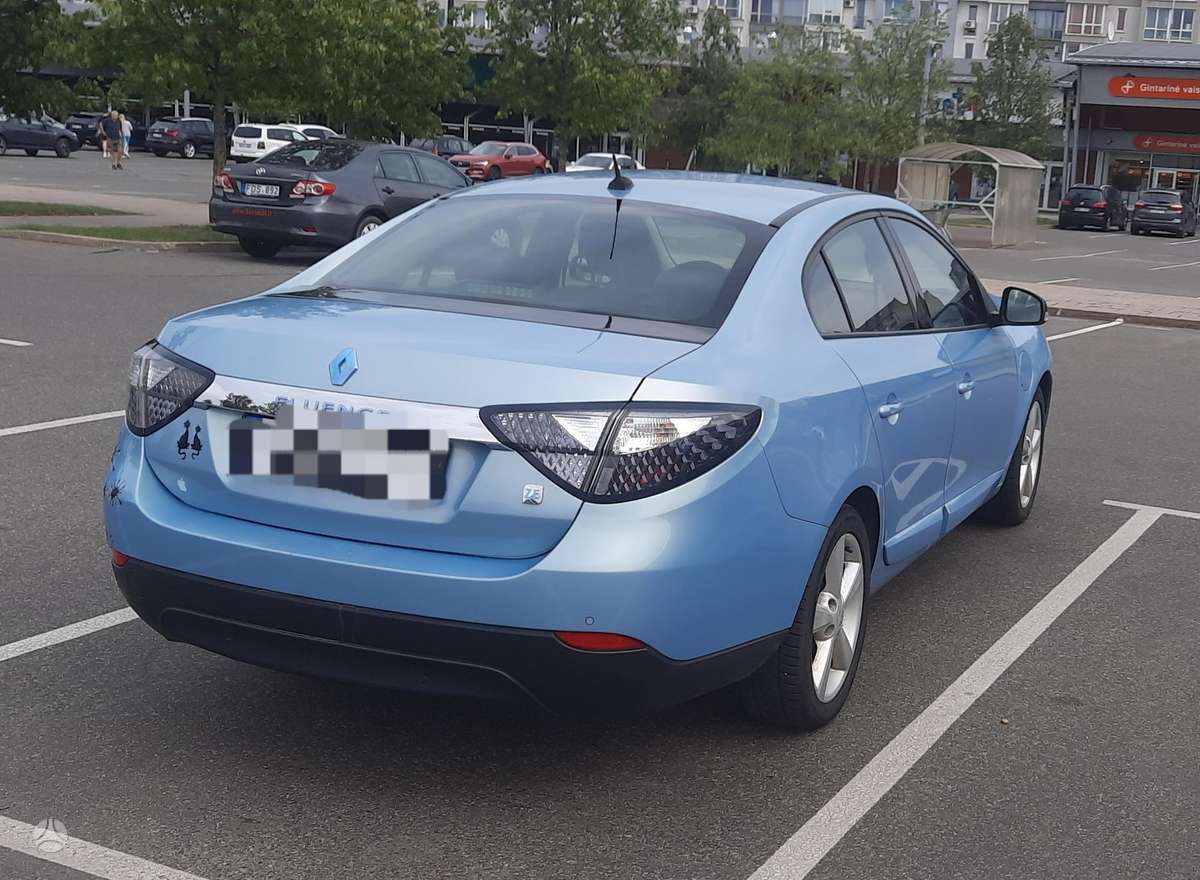 Renault Fluence, Седан