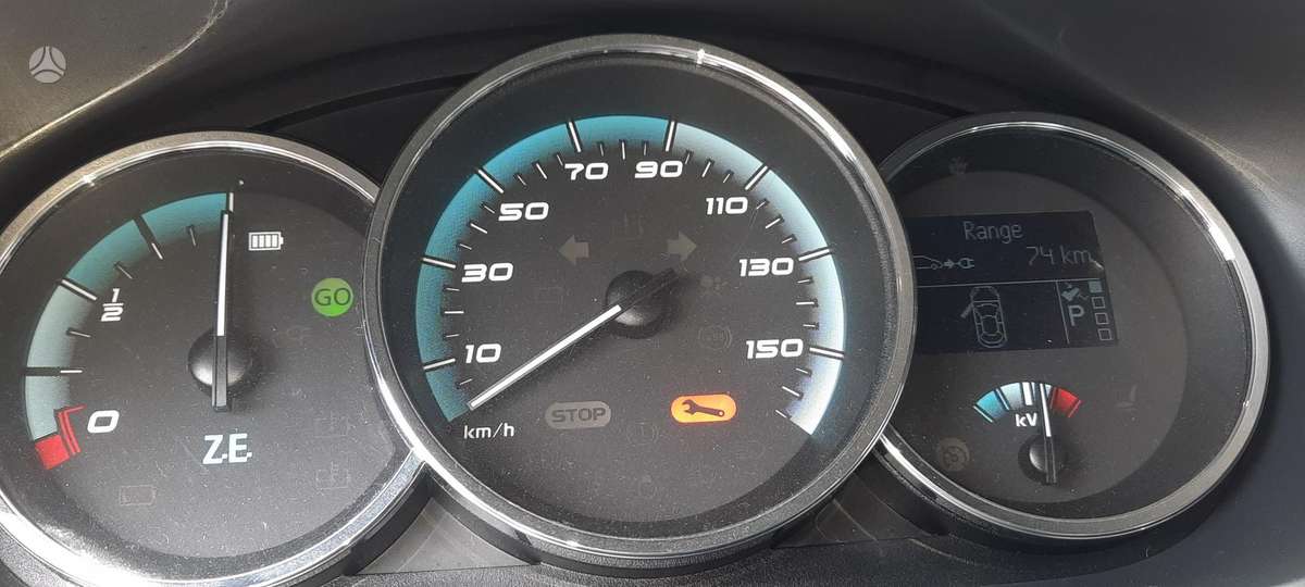 Renault Fluence, Седан