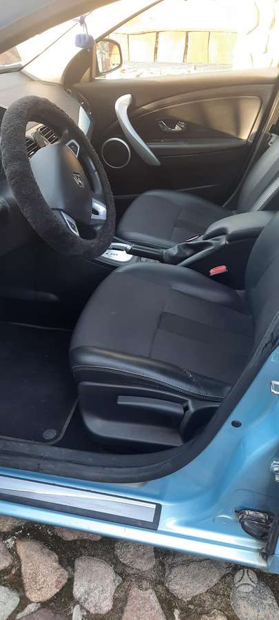 Renault Fluence, Седан