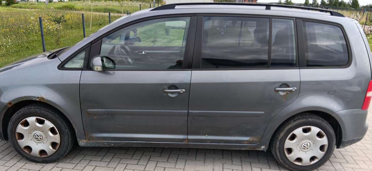 Volkswagen Touran - 2