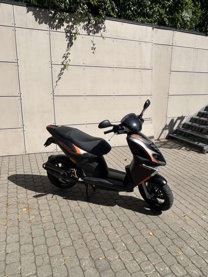 Piaggio NRG 49cc, scooters / mopeds