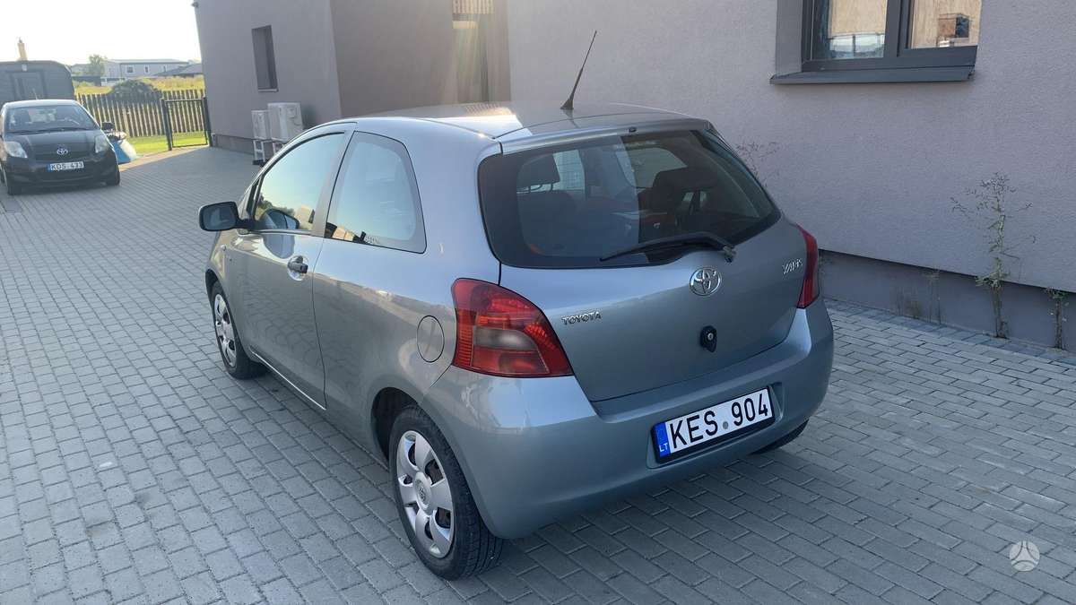 Toyota Yaris - 4
