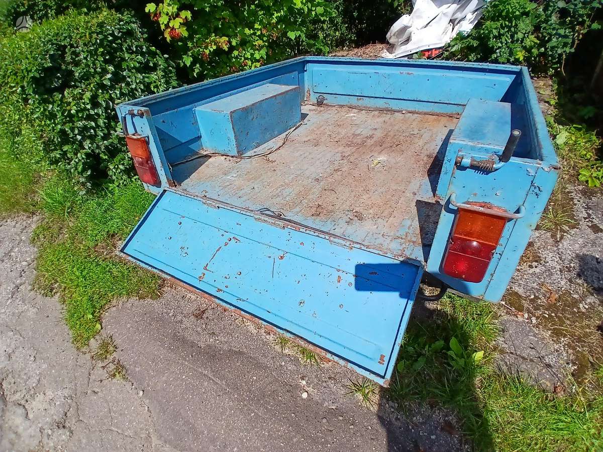 MAZ, automašīnas piekabes