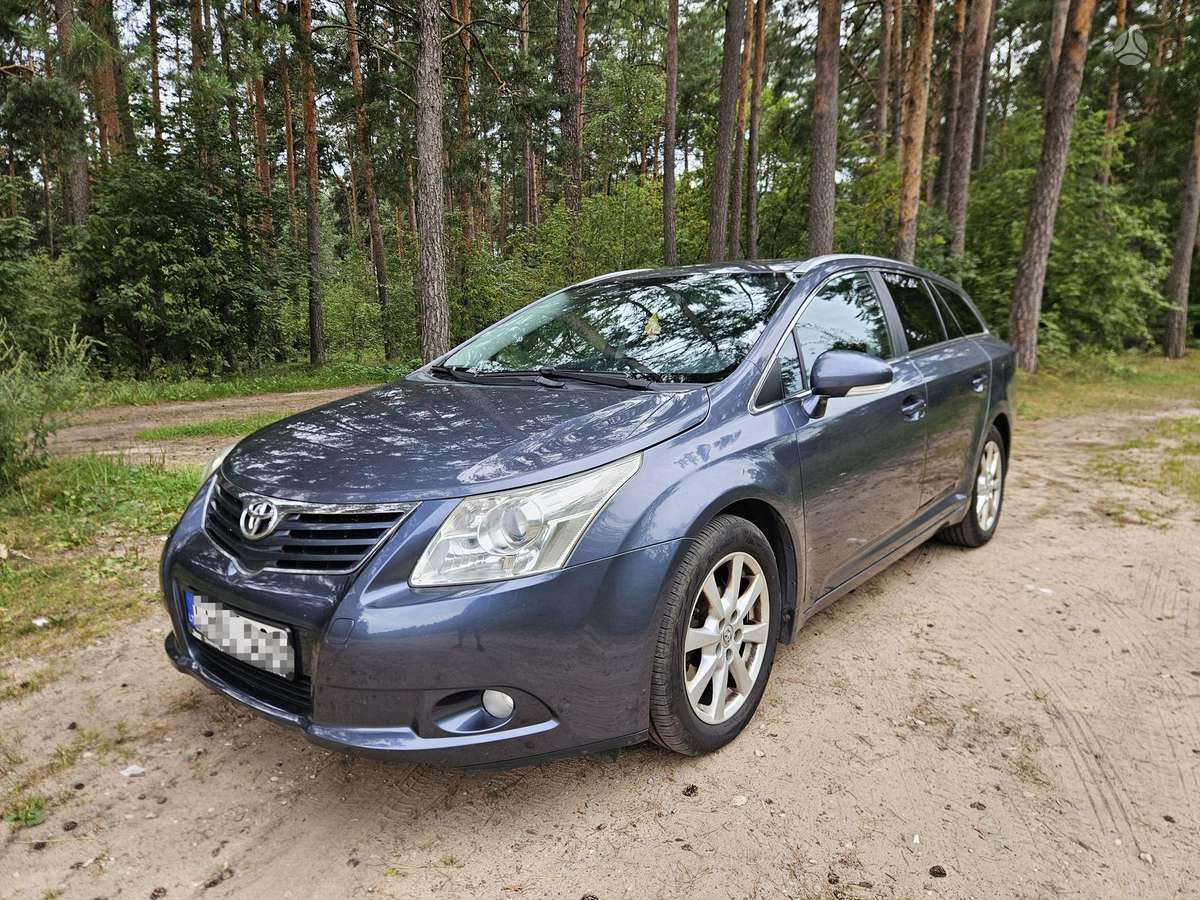 Toyota Avensis - 1