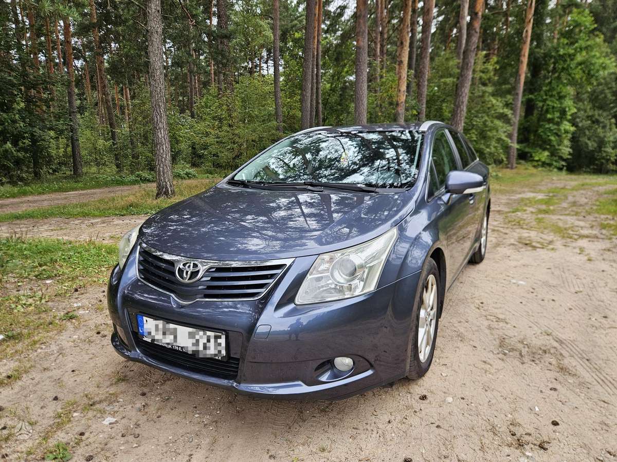 Toyota Avensis - 2