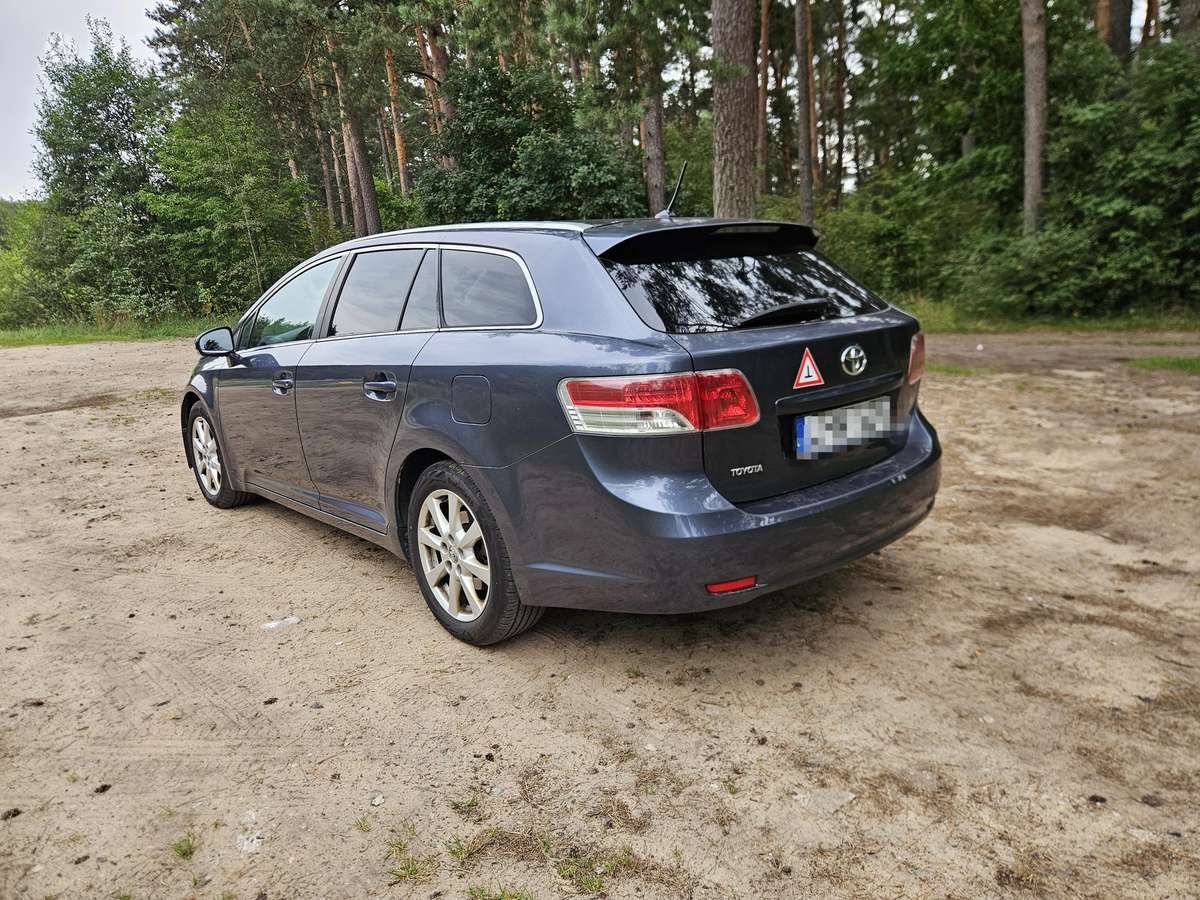 Toyota Avensis - 5