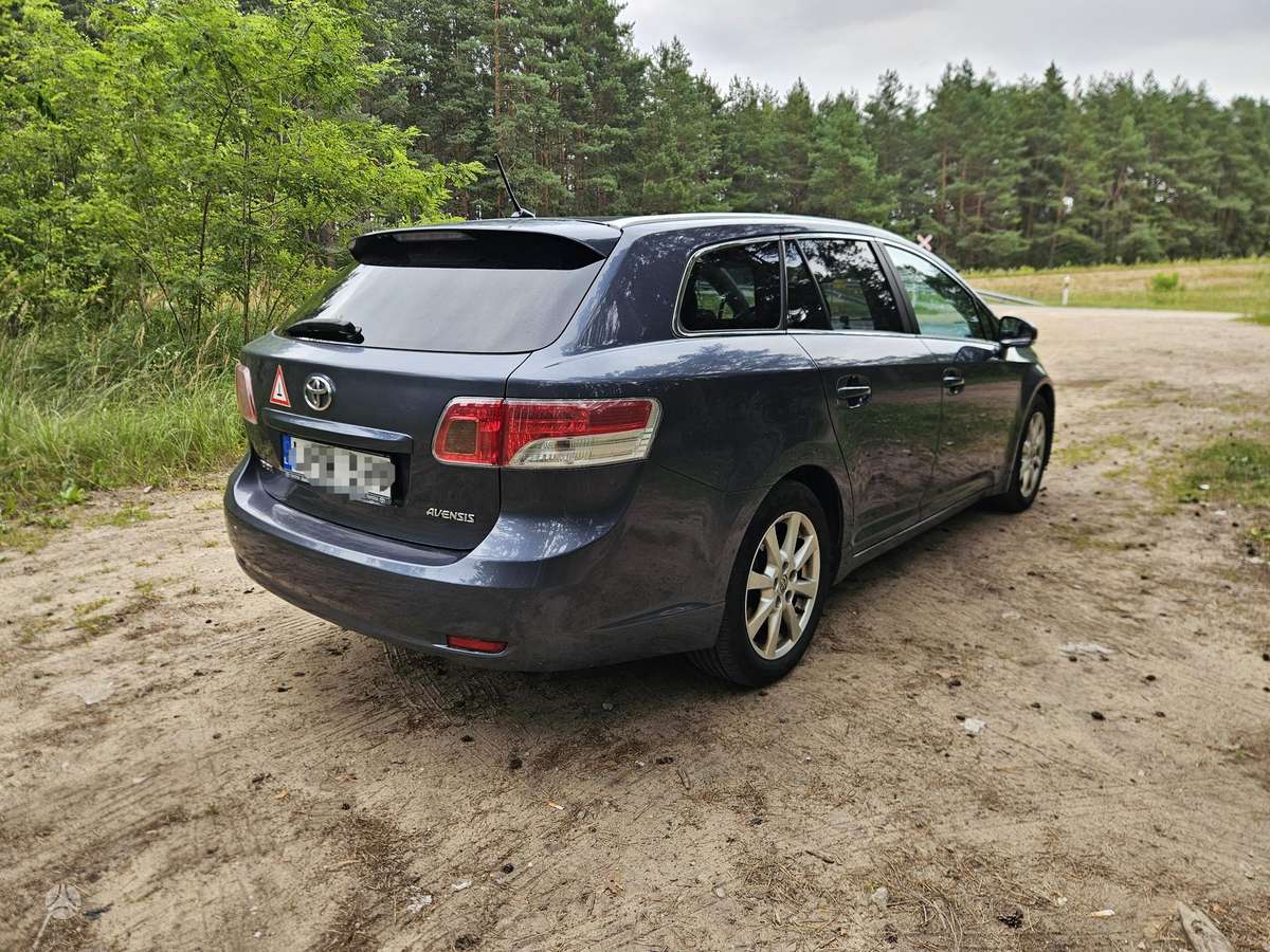 Toyota Avensis - 6