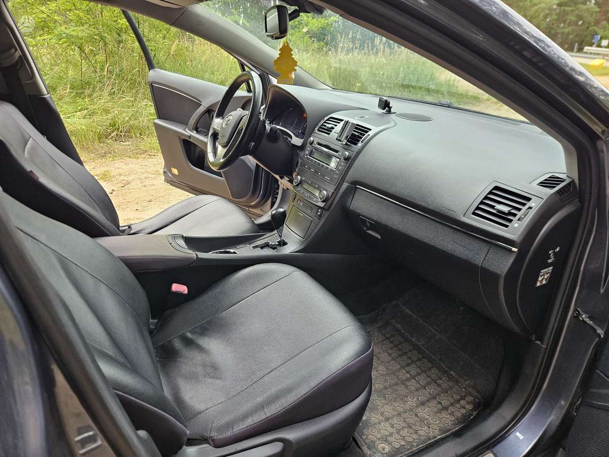 Toyota Avensis - 9