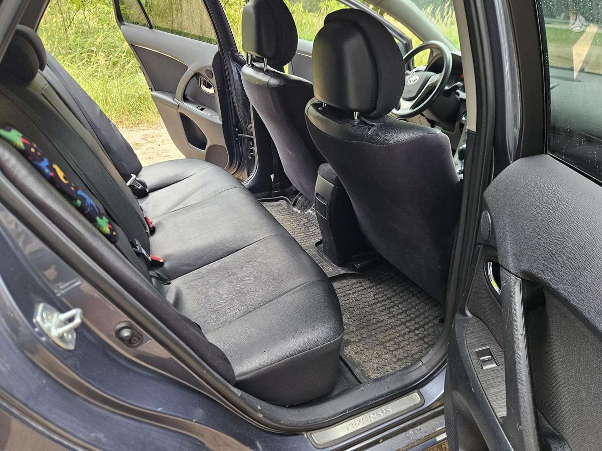 Toyota Avensis - 11