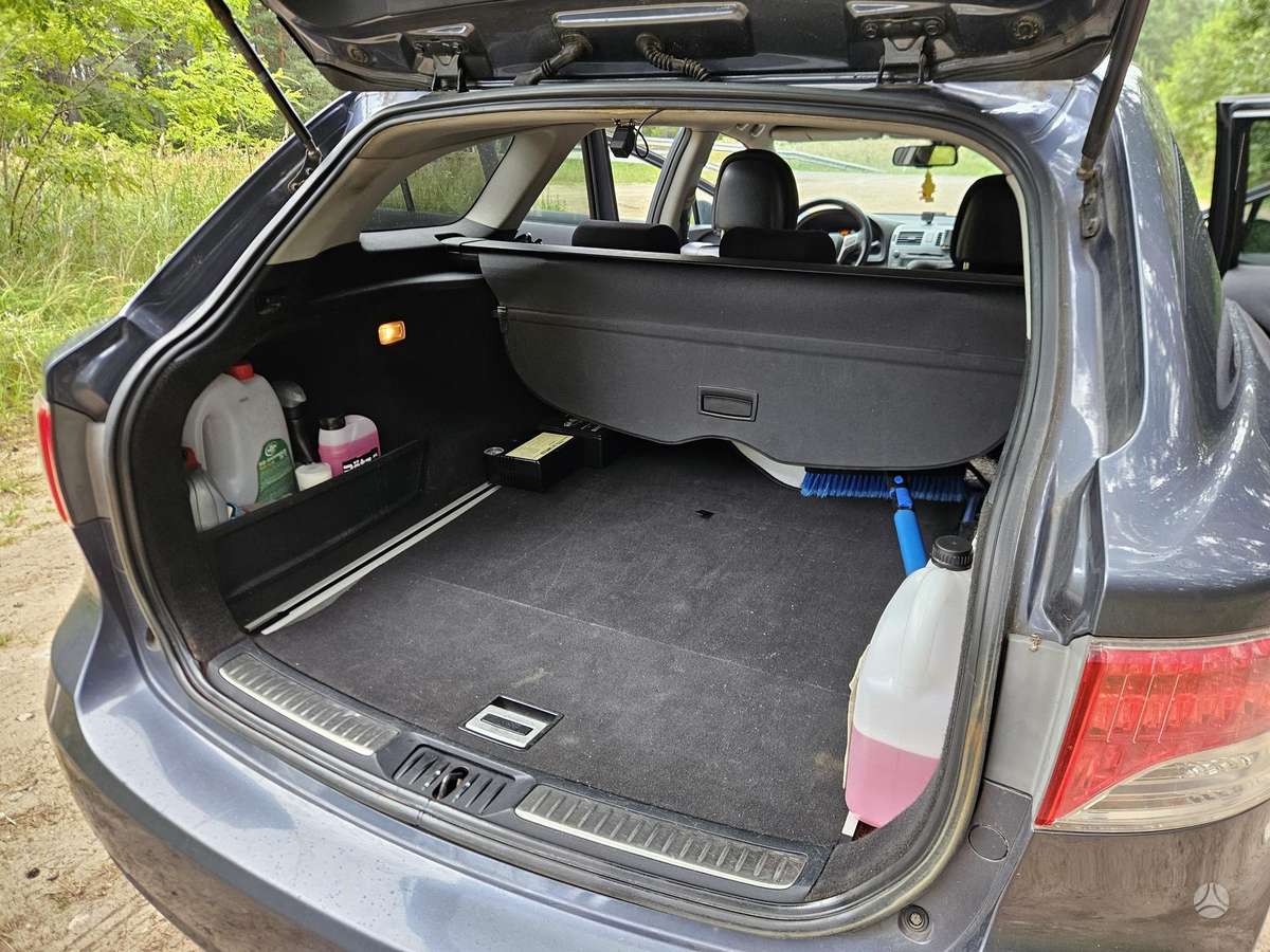 Toyota Avensis - 12