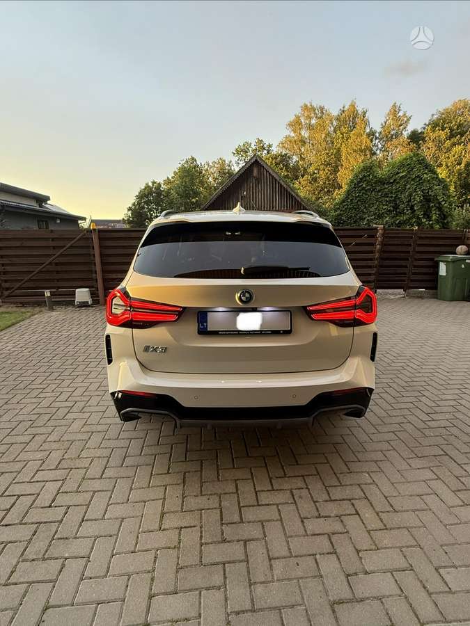 BMW iX3, Внедорожник / Кроссовер