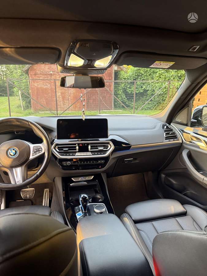 BMW iX3, Внедорожник / Кроссовер