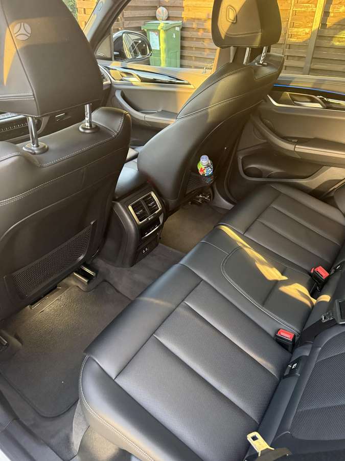 BMW iX3, Внедорожник / Кроссовер