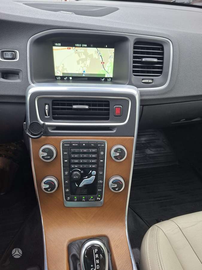 Volvo S60, 2.0 l., Седан