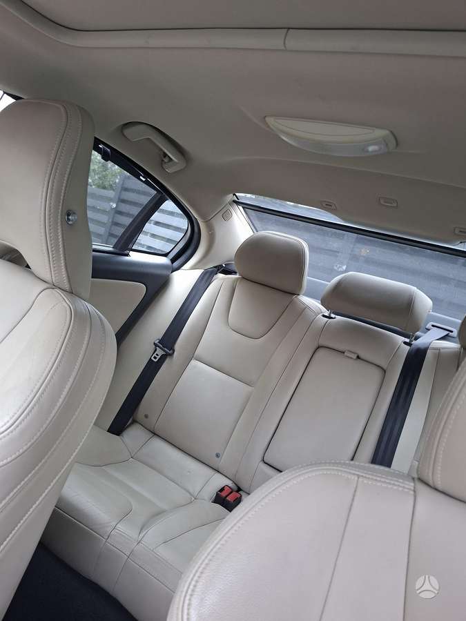 Volvo S60, 2.0 l., Седан