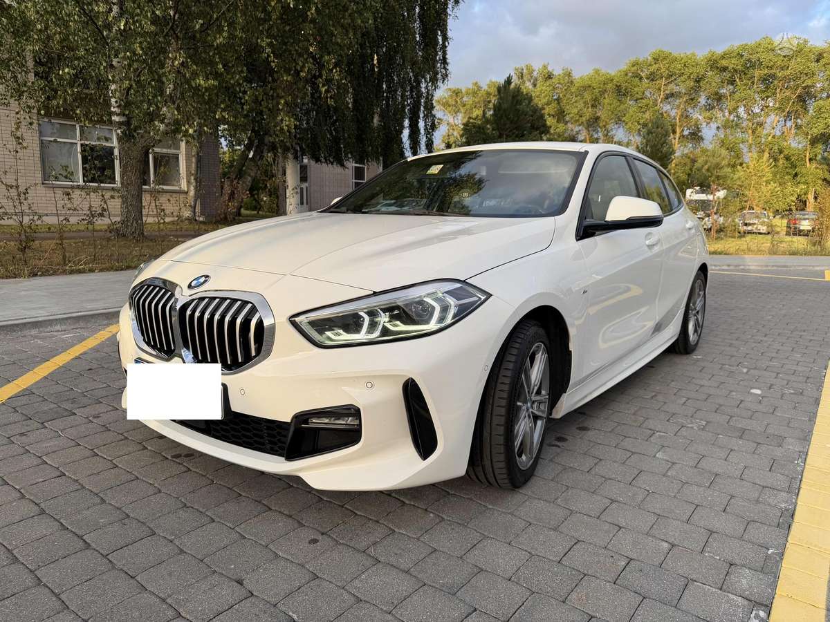 BMW 118, 1.5 l., hatchback