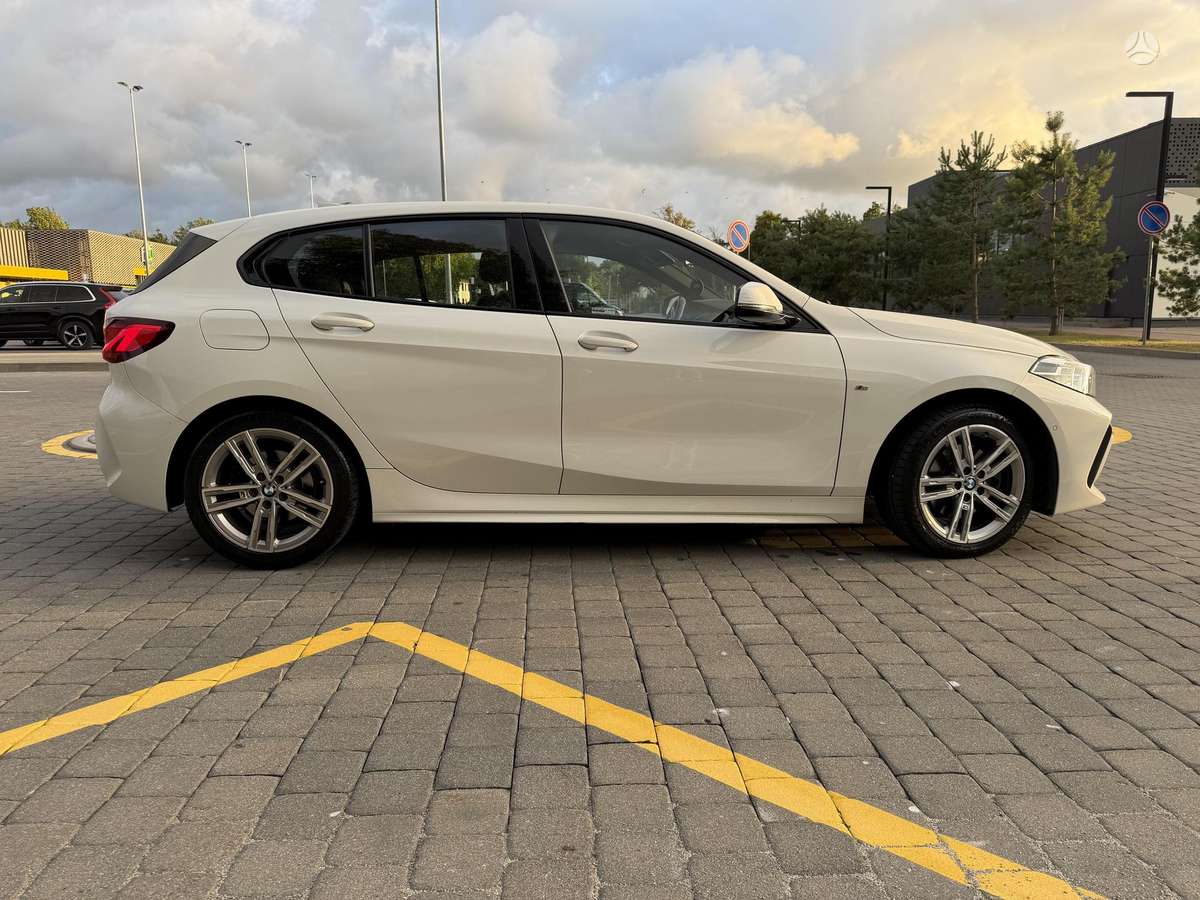 BMW 118, 1.5 l., hatchback