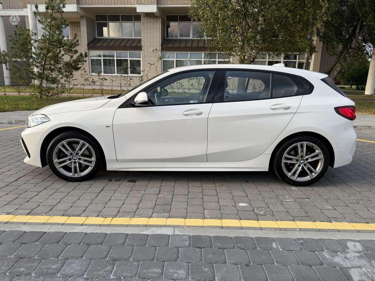 BMW 118, 1.5 l., hatchback
