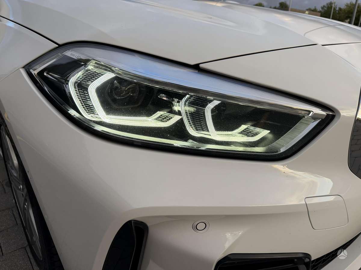 BMW 118, 1.5 l., hatchback