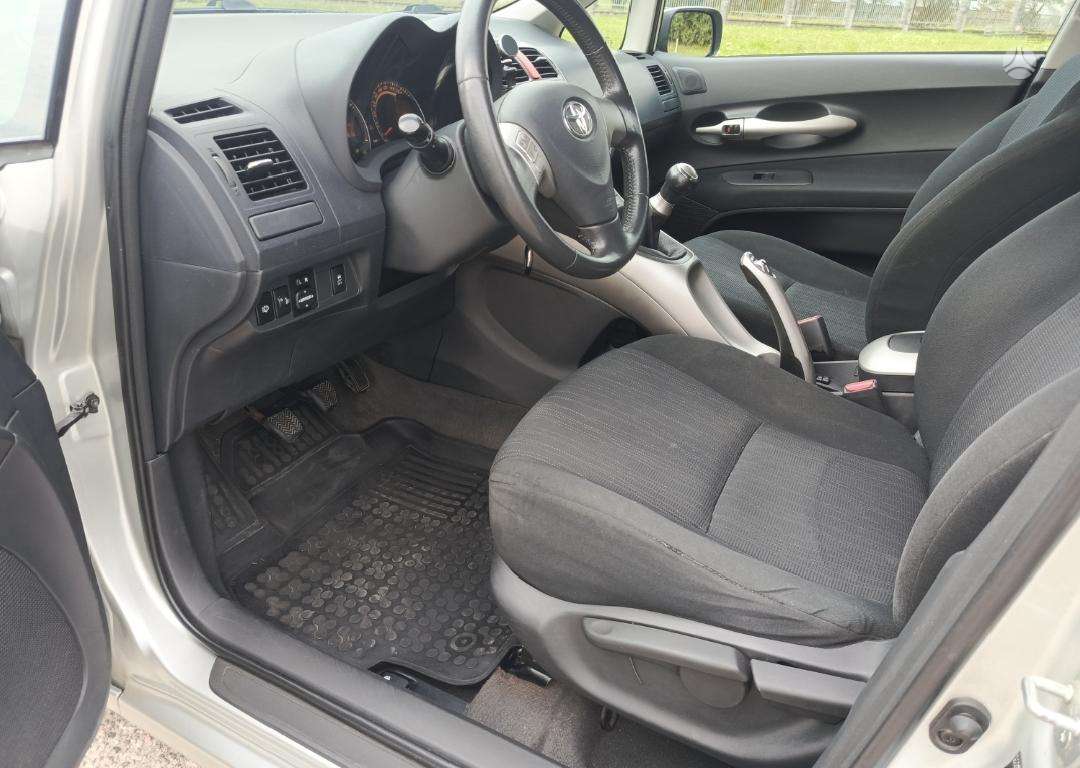 Toyota Auris - 11