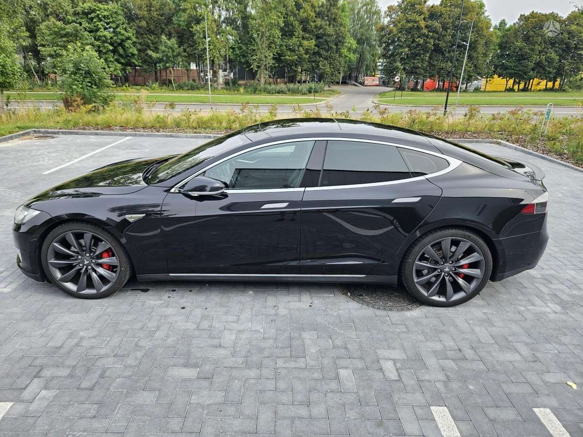 Tesla Model S, 85 kWh, hatchback