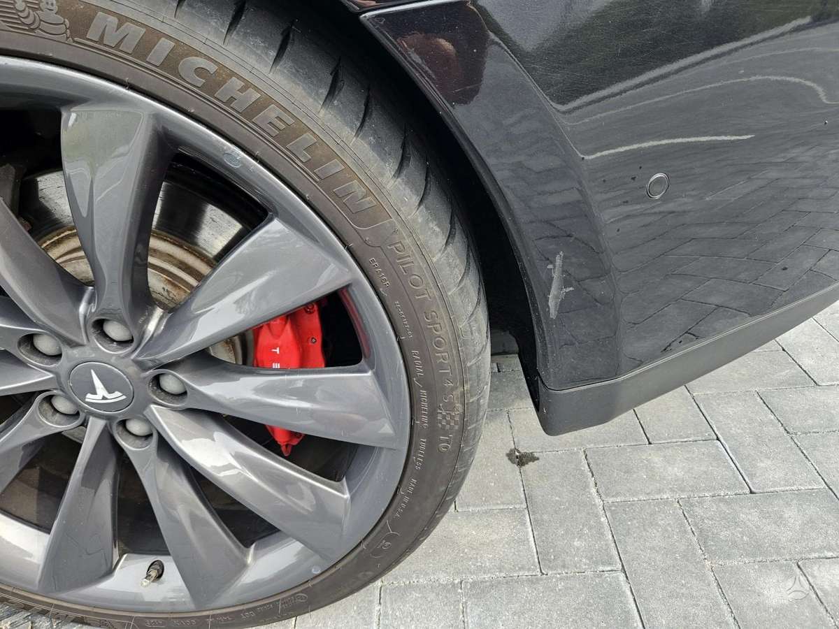 Tesla Model S, 85 кВт·ч, Хэтчбек