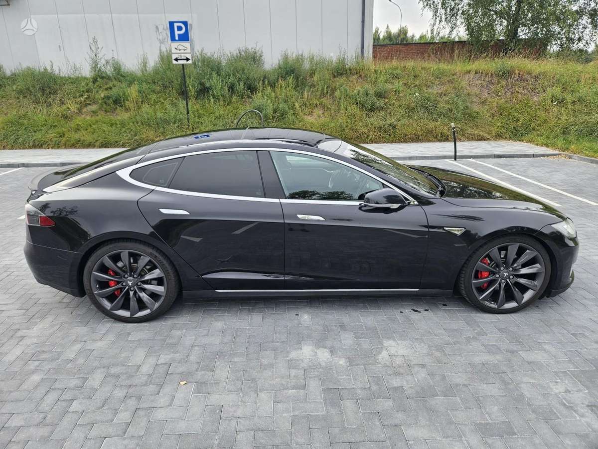 Tesla Model S, 85 кВт·ч, Хэтчбек