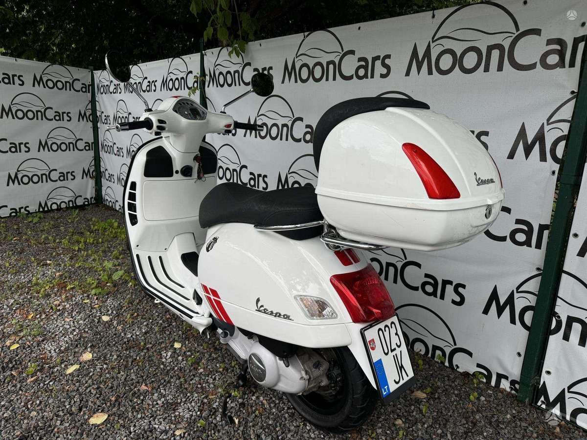 Piaggio Vespa 250cc, scooters / mopeds