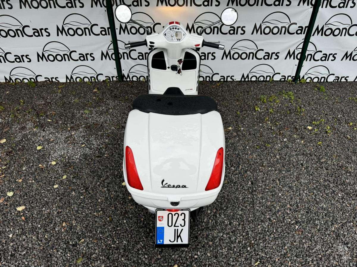 Piaggio Vespa 250cc, scooters / mopeds